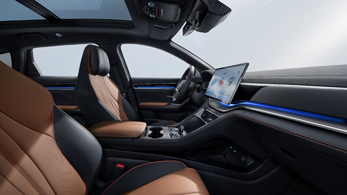 Hibrit versiyonda fiyat değişmedi<br><br>Seal U modelinin hibrit versiyonu olan BYD Seal U DM-i ise fiyat artışından etkilenmedi. Hibrit motorlu bu versiyon halen 2.115.000 TL fiyatla satışta.