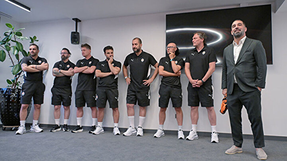 Genç çalıştırıcı, Ukrayna'nın köklü ekiplerinden Shakhtar Donetsk'in yeni teknik direktörü oldu.<br>