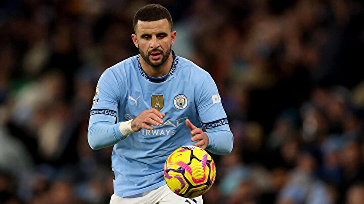 Kyle Walker'a 6 milyon euro maaş teklifinde bulunan Fenerbahçe, oyuncudan gelecek kararı beklemeye geçti.<br>