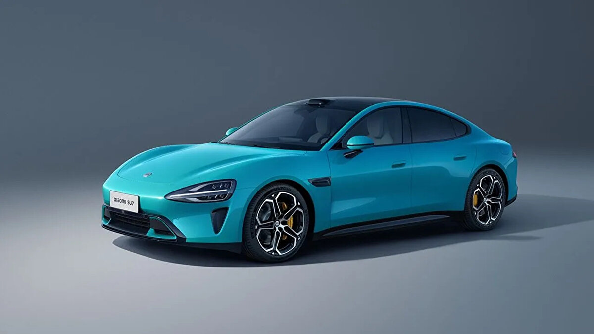 <br><br>Otomobil pazarında dev markalar kıyasıya rekabet ederken, geçtiğimiz yıl kervana Çinli teknoloji devi Xiaomi bomba giriş yaptı. SU7 modeli ile pazara giriş yapan marka, sedan versiyonun ardından aylar sonra YU7 SUV modelini de piyasaya sürdü.<br>