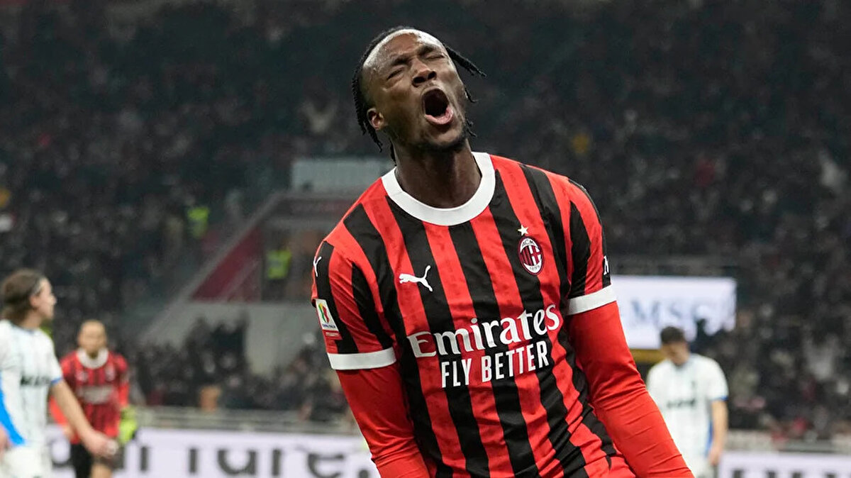 Tammy Abraham için Roma'ya yaklaşık 20 milyon euro ödeyeceği belirtildi. Bu rakam, Süper Lig tarihinin en pahalı transferi olarak kayıtlara geçecek. Söz konusu alanda rekor 19.5 milyon euro ile En-Nesyri'ye aitti.<br>