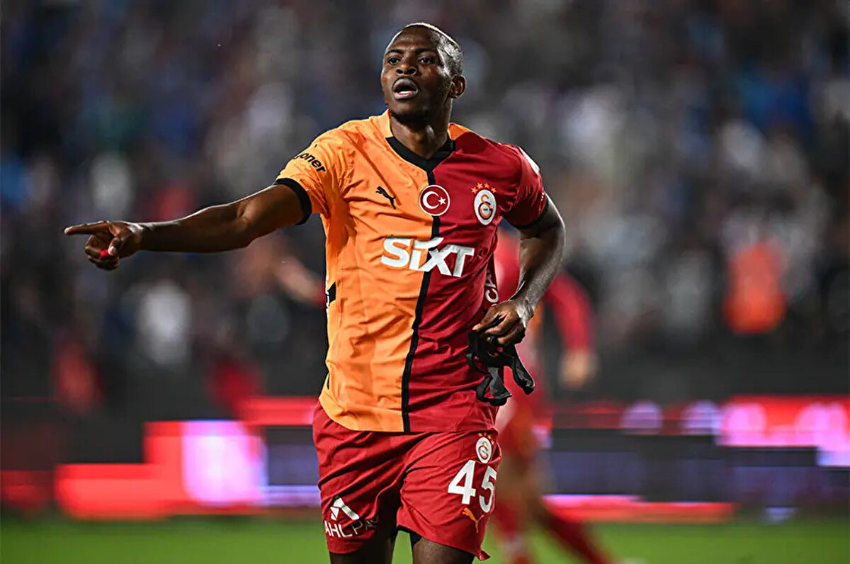 Galatasaray formasıyla 2024-25 sezonuna damga vuran Osimhen, geleceğiyle ilgili kararını henüz vermiş değil. Sarı-kırmızılılar, an itibarıyla tatilde olan yıldız golcüden bugün cevap bekliyor.<br>