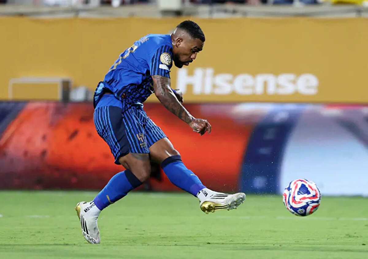 Maçın 52. dakikasında ise Malcom Al Hilal adına ikinci kez ağları havalandırdı. Manchester City'nin yıldızı Erling Haaland, bu golden üç dakika sonra skorda yeniden eşitliği sağladı.<br>