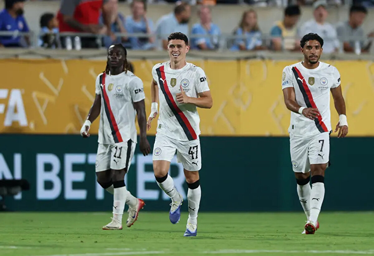 Karşılaşmanın kalan dakikalarında skor değişmedi ve 90 dakika 2-2'lik eşitlik tamamlandı. Maç uzatmalara giderken 94'te Al Hilal, Kalidou Koulibaly ile bir kez daha öne geçti. İlk uzatmanın son dakikasında Manchester City, Phil Foden'la tekrar eşitliği sağladı. <br>