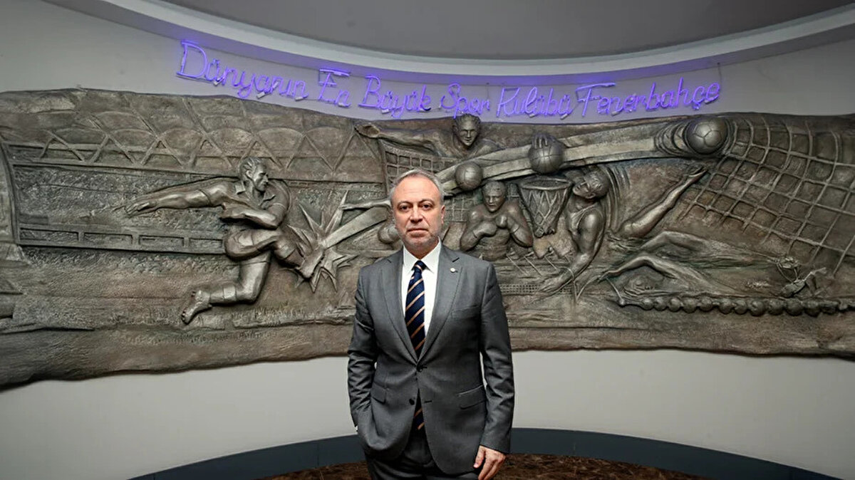 Fenerbahçe'de Kurumsal İletişim Direktörü Mustafa Sapmaz görevi bırakma kararı aldı.https://images.ntvspor.net/images/fenerbahcelogoAA.webp?width=930&format=webp&quality=75https://images.ntvspor.net/images/fenerbahce-logo-AA-2.jpg?width=930&format=webp&quality=75