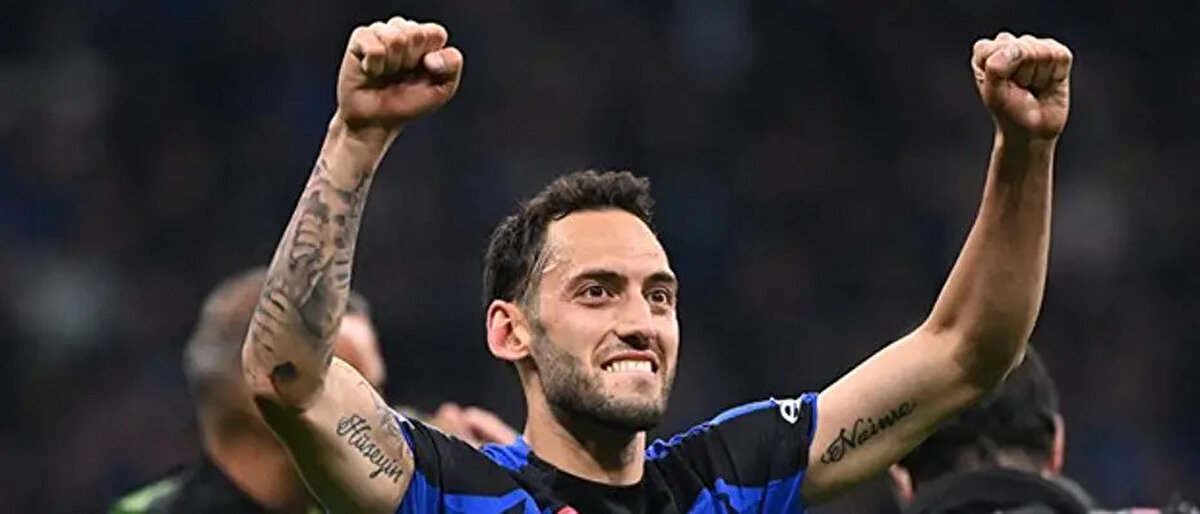 Lautaro Martinez'in sözlerine açıklık getiren Marotta, "Sanırım ondan (Hakan) bahsediyordu. Bunlar kaptanın sözleri, bazı varsayımları ve gerçekleri vurguladı. Bir oyuncu artık burada olmak istemediğinde, gitmesi doğru olandır. Şimdiye kadar kimse bu isteği dile getirmedi. Hakan'la konuşacağız ve konuyu olabilecek en iyi şekilde çözeceğiz. Lautaro'nun çağrısını kulüp olarak destekliyoruz, bizi ileriye götürebilecek olan kazanma ruhu bu." dedi.<br>