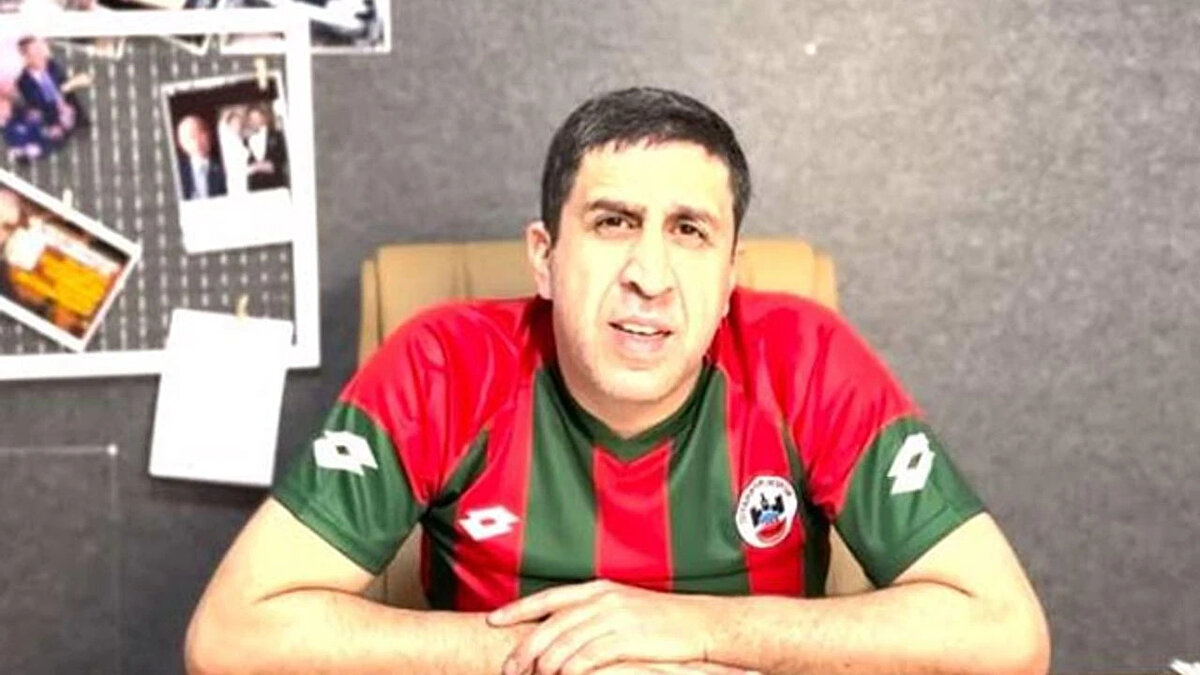 Hakkında kırmızı bülten çıkarılmıştı<br><br>11 Nisan 2023 itibarıyla sosyal medyada siyasetçiler hakkında iddialar içeren videolar yayınlayan Muhammed Yakut hakkında, 15 Nisan 2023 tarihinde İstanbul 3. Sulh Ceza Hakimliği tarafından “hakaret” ve “terörle mücadelede görev almış kişileri hedef göstermek” suçlarından yakalama kararı çıkarılmıştı.<br><br>Yakut, 6 Nisan 2023’te Kapıkule Hudut Kapısı’ndan Bulgaristan üzerinden yurt dışına kaçtı ve Almanya’ya yerleşti.