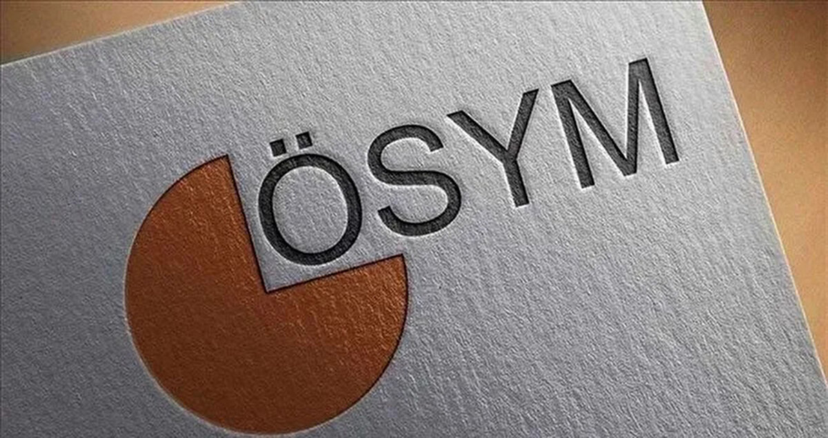 KPSS lisans başvuruları 10 Temmuz’da sona eriyor<br><br>2025 yılı KPSS Lisans başvuru süreci 26 Haziran’da başladı. Adaylar, başvurularını 10 Temmuz 2025 tarihine kadar ÖSYM’nin Aday İşlemleri Sistemi (AİS) üzerinden tamamlayabilecek. Başvuru yapmak isteyen adayların, sisteme giriş yaptıktan sonra sınav tercihini seçmeleri ve ardından başvuru ücretini yatırmaları gerekiyor.