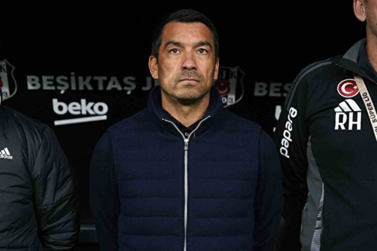 Van Bronckhorst, ocak ayından itibaren de UEFA'da maç analisti olarak görev alıyordu.<br>