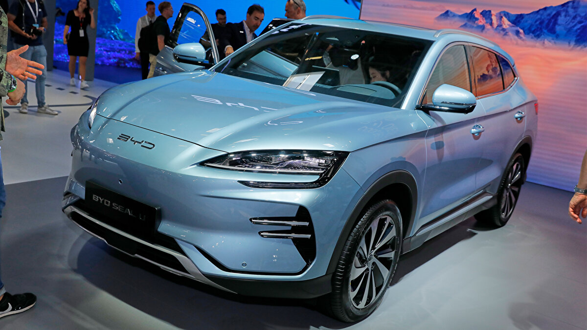 Batarya Kapasitesi: 87 kWh<br><br>Şarj Süresi (DC Hızlı Şarj %10’dan %80’e): 43 dakika<br><br>Şarj Süresi (%30’dan %80’e): 28 dakika<br><br>Elektrikli Menzil (WLTP Karma): 500 km<br><br>Şehir İçi Menzil: 674 km<br><br>Bagaj Hacmi: 425 litre