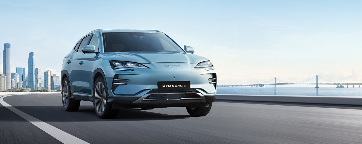 Elektrikli otomobil pazarında rekabetçi fiyatları ile dikkat çeken BYD, gelen zamlarla birlikte Türkiye’deki fiyat avantajını önemli ölçüde kaybetmiş durumda. Özellikle BYD Seal U modelindeki büyük artış, tüketicilerin elektrikli araç tercihlerinde etkili olabilir.