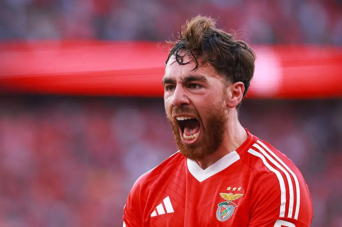 Sarı kırmızılılar orta saha için başka bir ismi listesine ekledi. TRT Spor'da yer alan haberde Orkun Kökçü'nün Benfica'dan ayrılmayı değerlendirdiği belirtildi. Portekiz ekibinin transfer için beklentisi 25 milyon euro.<br>