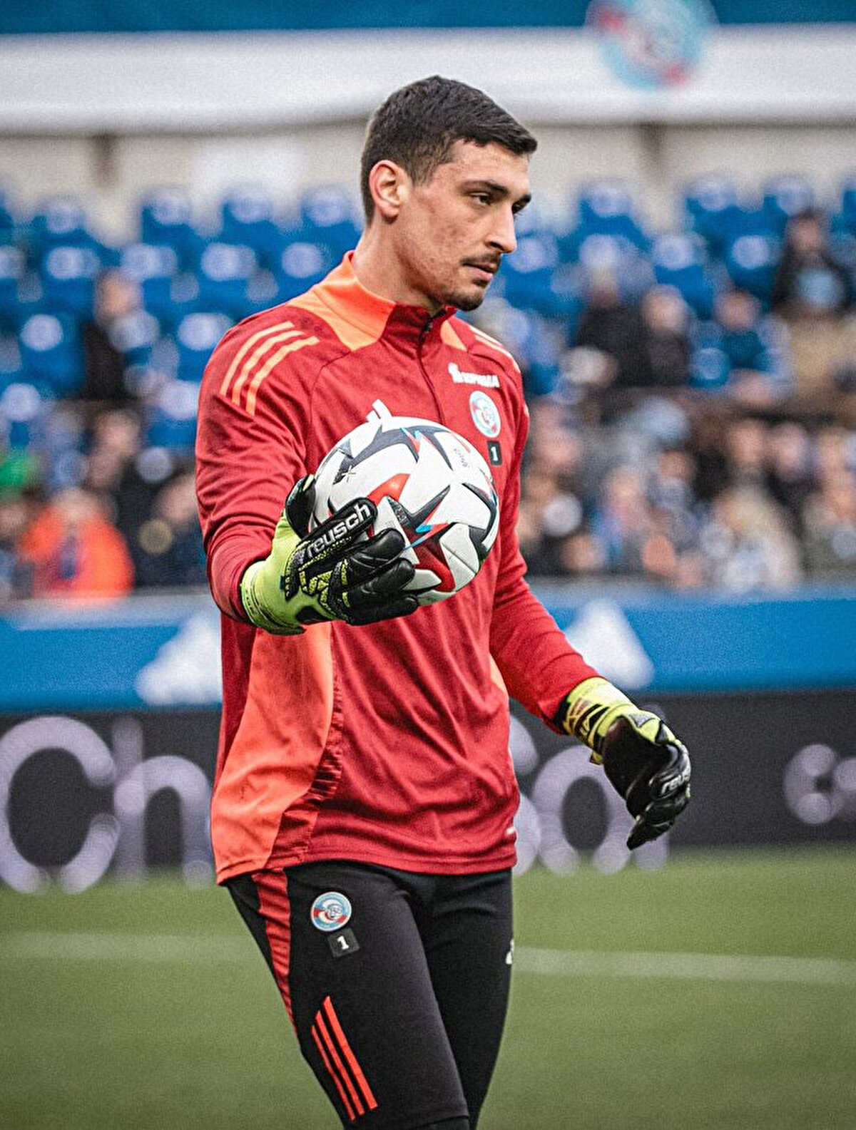 Premier Lig ekibi Sunderland, genç file bekçisiyle 5 yıllık sözleşme imzalayacak.<br>