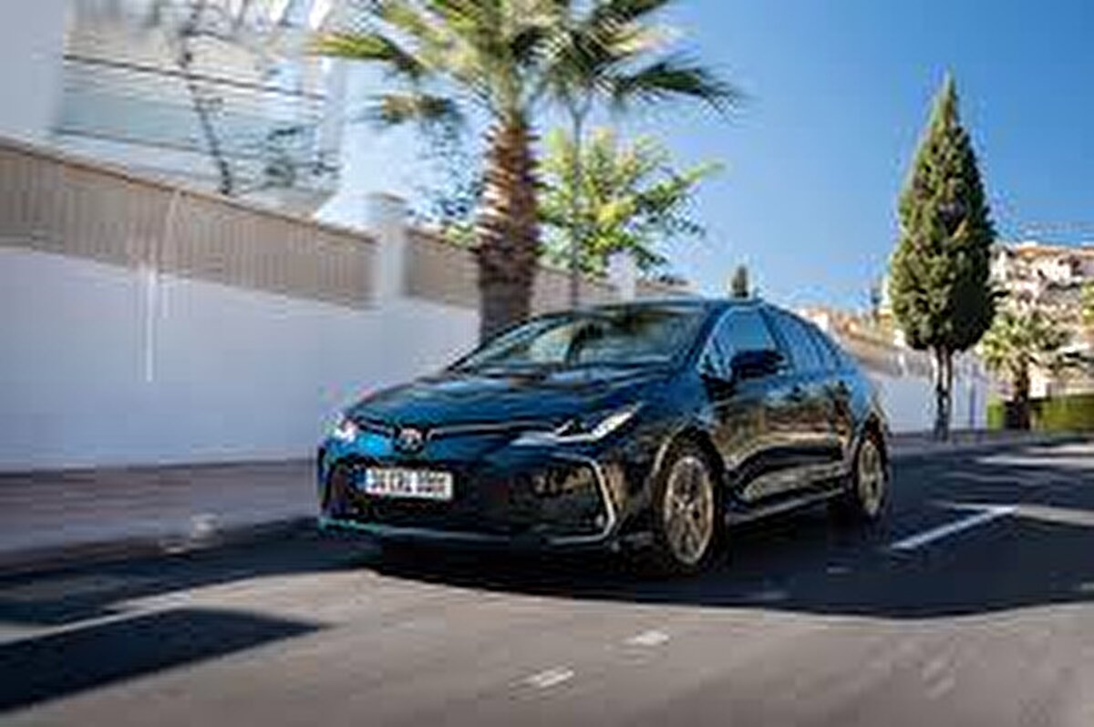 Toyota kampanyasından kimler faydalanabilir?<br><br>Toyota’nın Temmuz 2025 kampanyası, bireysel ve ticari müşterileri kapsayan geniş bir kullanıcı kitlesine hitap ediyor. Şirketler, şahıs firmaları ve bireysel tüketiciler bu avantajlı tekliften yararlanabiliyor. Özellikle şirket sahipleri için binek ve hafif ticari araçlarda sunulan yüzde 100 kredi imkânı büyük bir kolaylık sağlıyor.