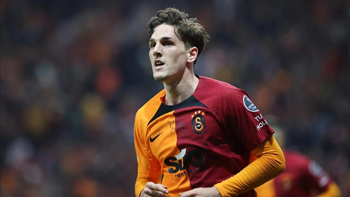 "Zaniolo Galatasaray'dan ayrılıyor mu?" sorusunu ise Vigorelli şöyle yanıtladı, "Galatasaray'dan ayrılacak ve transfer döneminde neler olacağını göreceğiz. Zamanımız var ve transfer dönemi uzun. O, İtalyan futbolunun bir mirası ve kısa vadede hak ettiği yere geri dönmesi gerekiyor. Bu, İtalya Milli Takımı'nın da yararına." <br>