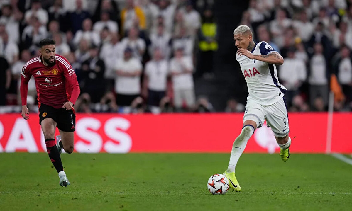 Tottenham'la 2027 yılına kadar sözleşmesi bulunan Richarlison'un Galatasaray'a transfer olacağı iddia edildi.<br>