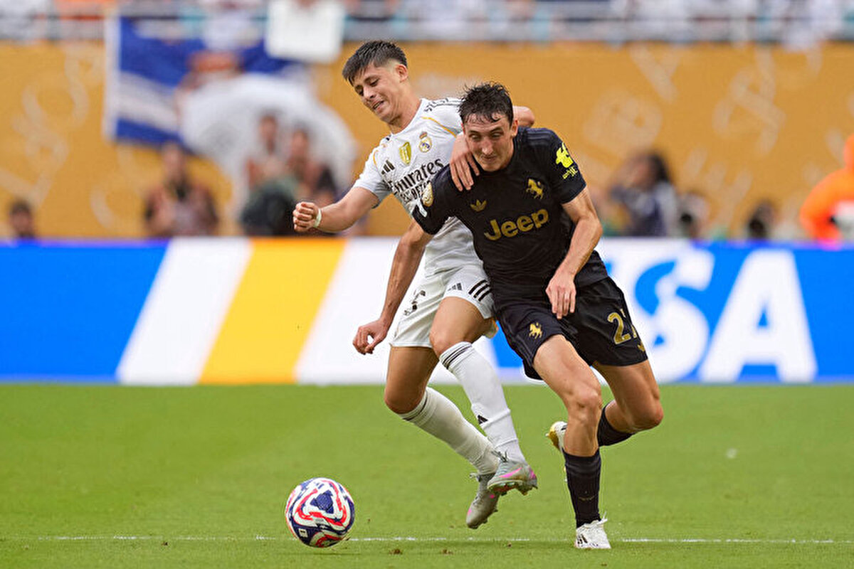 El Pais:<br><br>Arda Güler’in Juventus maçında “genç yaşına rağmen olgun bir oyun sergilediğini” yazdı.<br>