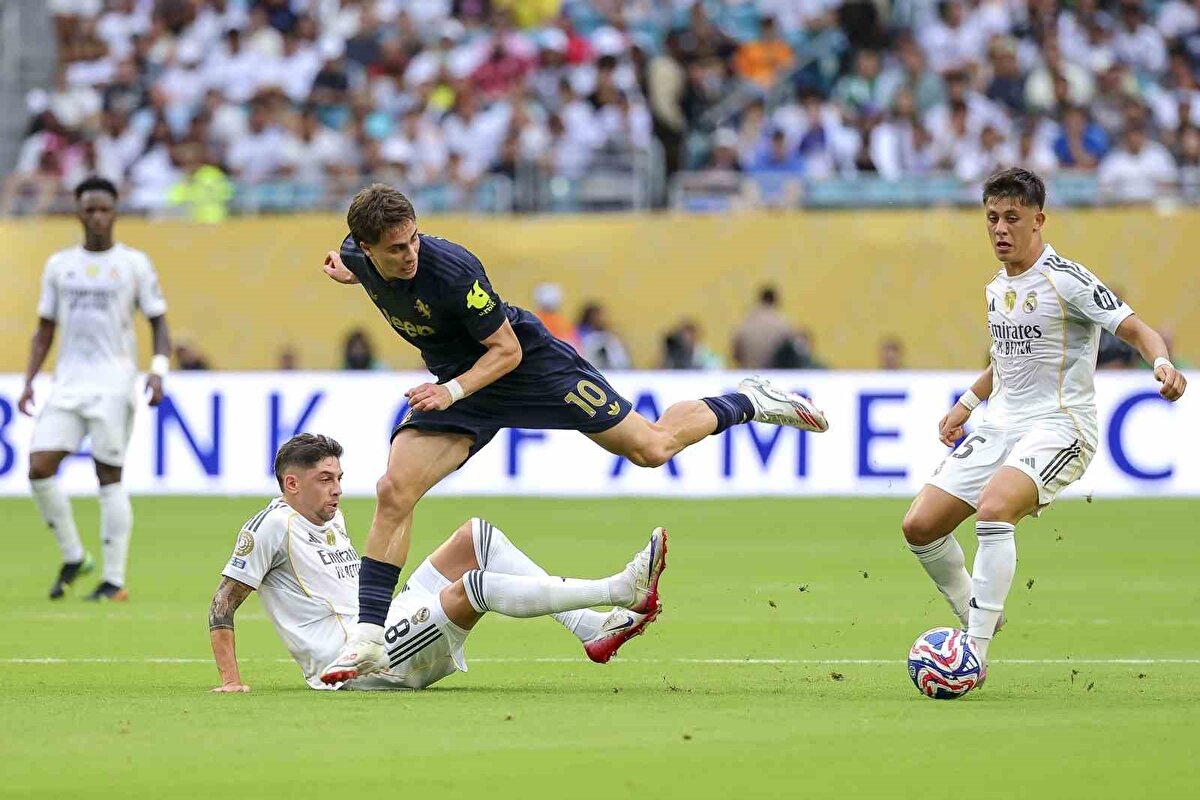 Real Madrid, çeyrek finalde 5 Temmuz Cumartesi günü Borussia Dortmund - Monterrey eşleşmesinin galibi ile karşı karşıya gelecek.