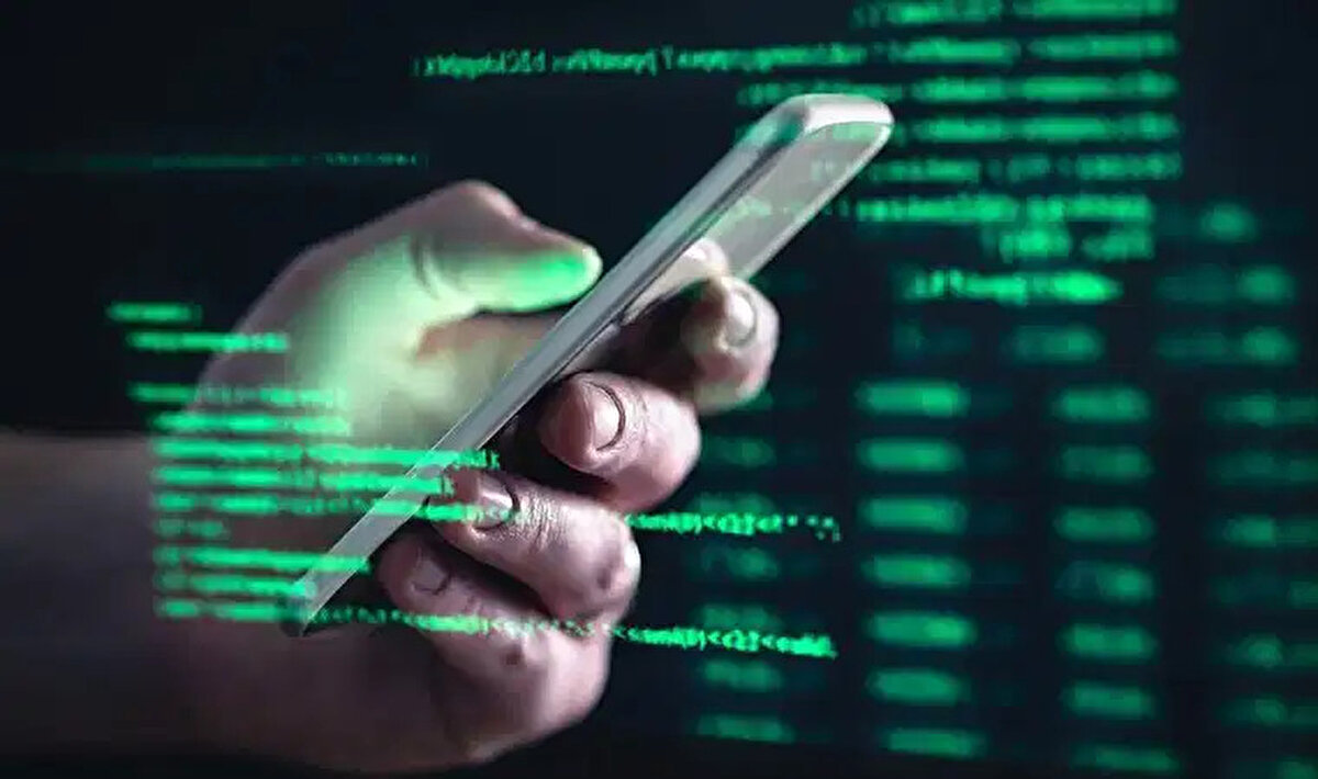 📩 Şüpheli SMS'ler geliyor mu?<br><br>Anlam verilemeyen, özel karakterlerle dolu SMS’ler alıyorsanız cihazınıza casus yazılım bulaşmış olabilir. Bu mesajlar genellikle bilgi aktarımı için kullanılıyor.