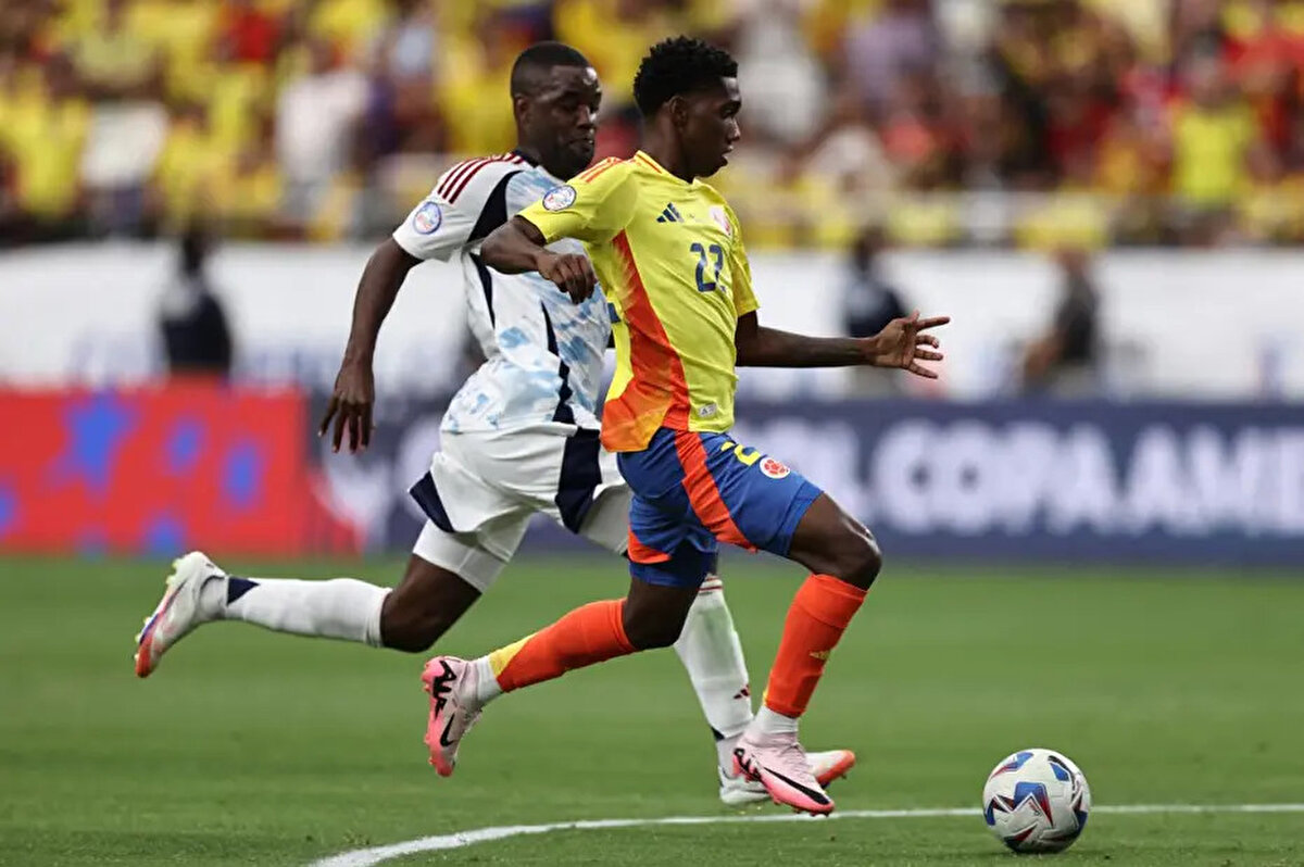 Duran'ın milli takımdan arkadaşı olan Asprilla sağ kanat, 10 numara ve sol kanat oynayabiliyor.<br>