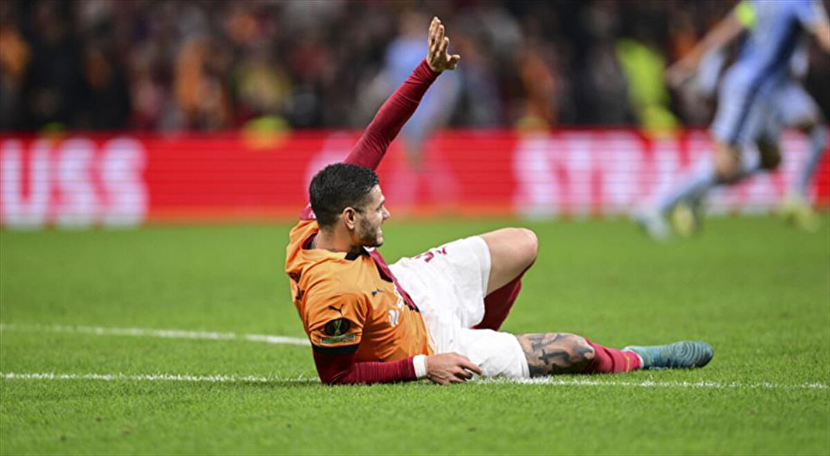 Galatasaray'ın Arjantinli golcüsü Mauro Icardi, geçtiğimiz sezon UEFA Avrupa Ligi'nde oynanan Tottenham maçında dizine aldığı darbe sonucu ciddi bir sakatlık geçirmişti.
