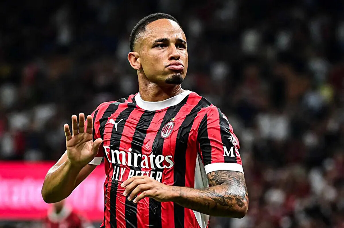 David Jurasek ve Tammy Abraham transferlerinin ardından, geçen sezon en çok sorun yaşadığı bölgelerden birisi olan sol açığa takviye yapmaya hazırlanan Beşiktaş, Milan'dan Noah Okafor'u kadrosuna katmak için girişimlerini hızlandırdı.<br>