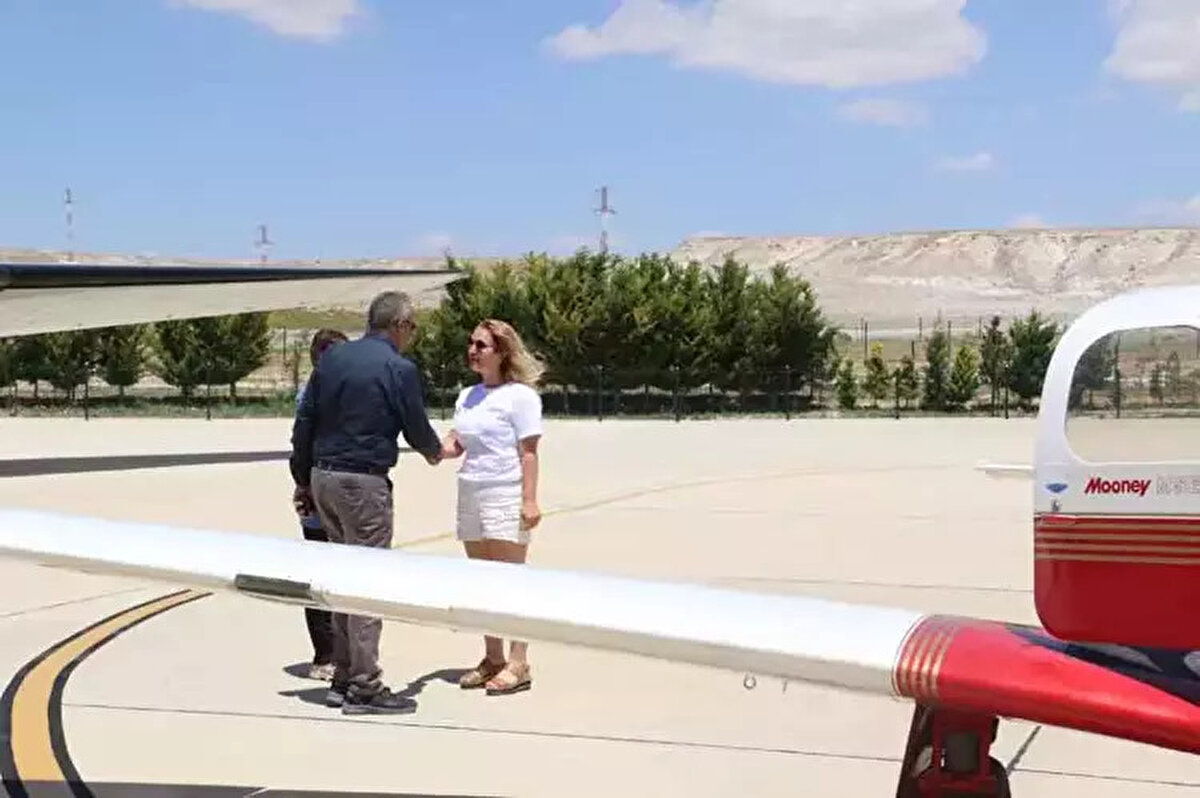 Buradan da dün saat 18.00 sıralarında havalanan Mehmet Demirci’nin uçağı, Rize- Erzurum sınırında Kaçkar Dağları’nda düştü. Kazada pilot Mehmet Demirci yaşamını yitirdi, Rize’ye götürmek üzere uçağına aldığı yolcu Hicran Kaya ise yaralı kurtuldu.