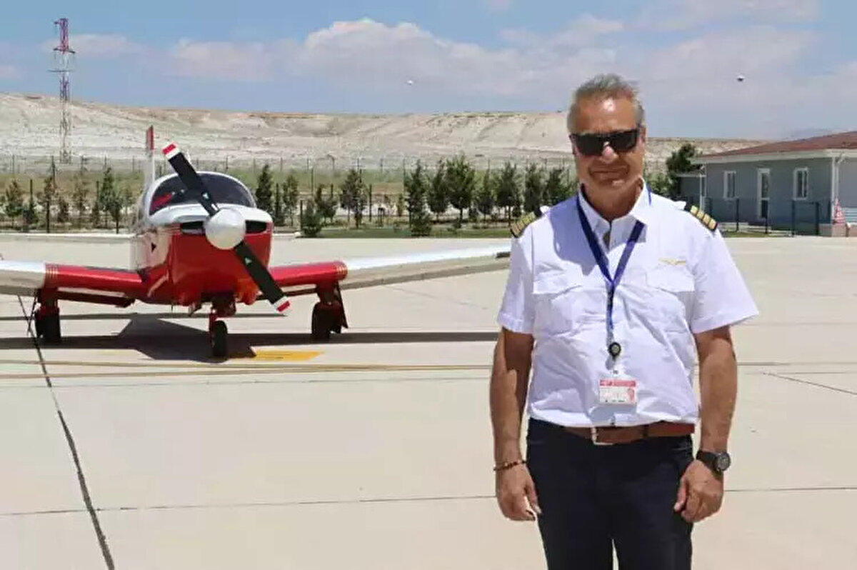 Dünya turunda 12 ülkede yaklaşık 28 bin kilometrelik mesafe ve 160 saat uçuş yapmak istediğinden bahseden Demirci, uçuş planlarını şöyle anlattı: <br>“Buradan kalktıktan sonra akşam Rize’de duracağız, ondan sonra Kazakistan Aktau’ya geçeceğiz. Kazakistan’da 2 durağımız var, sonra Rusya, Moğolistan, Kamçatka Yarımadası, Bering Boğazı, daha sonra da Alaska’ya geçeceğiz. Daha sonra soğuk bölgelerden güneye doğru, Amerika’ya gideceğiz. Amerika’da 21-27 Temmuz tarihleri arasında yapılacak çok büyük bir havacılık etkinliği var. 