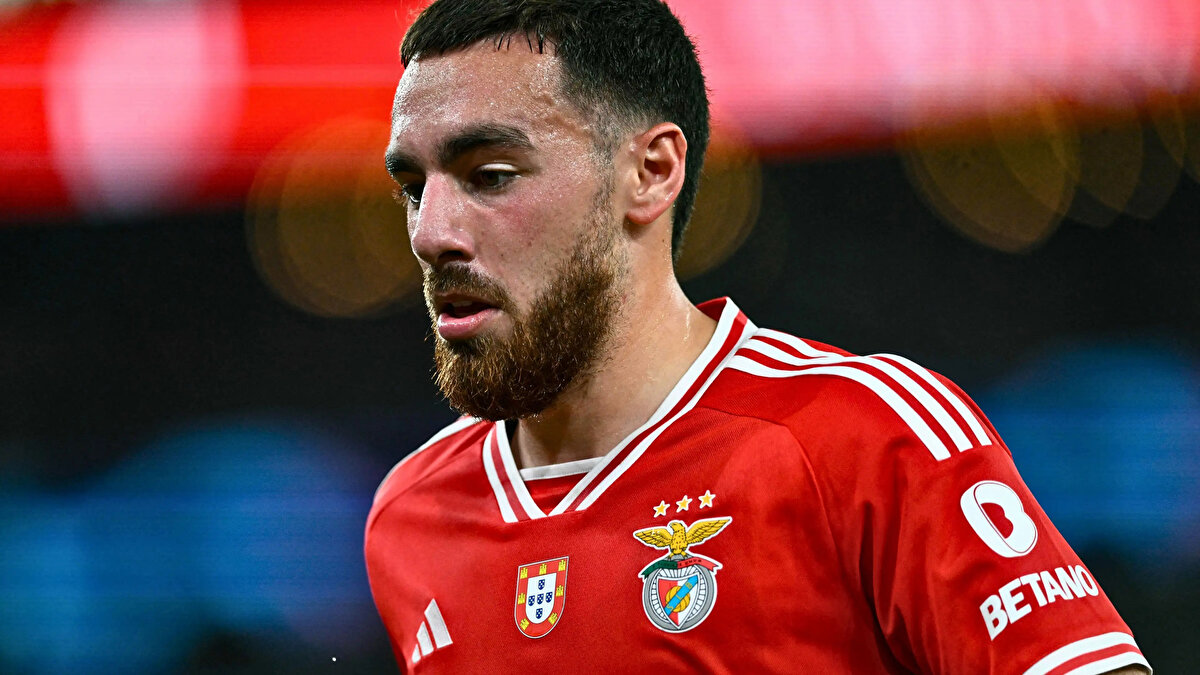 Benfica Teknik Direktörü Bruno Lage ile sorun yaşayan ve takımdan ayrılmak istediği konuşulan Orkun Kökçü'nün Türkiye'de oynamak istediği kulübün belli olduğu aktarıldı.<br>