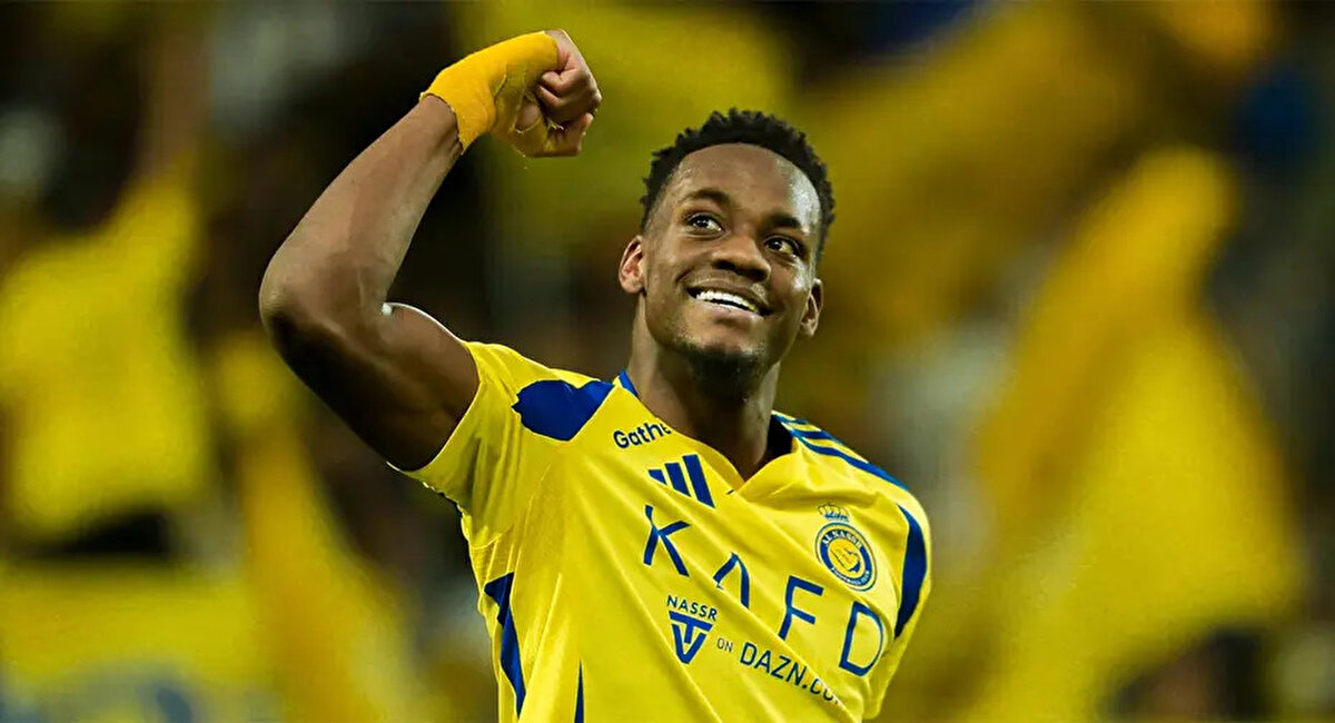 Jhon Duran'ı İstanbul'a getirerek transfer çalışmalarına hızlı başlayan Fenerbahçe'de gözler Fransa Liginin yıldız isminde.