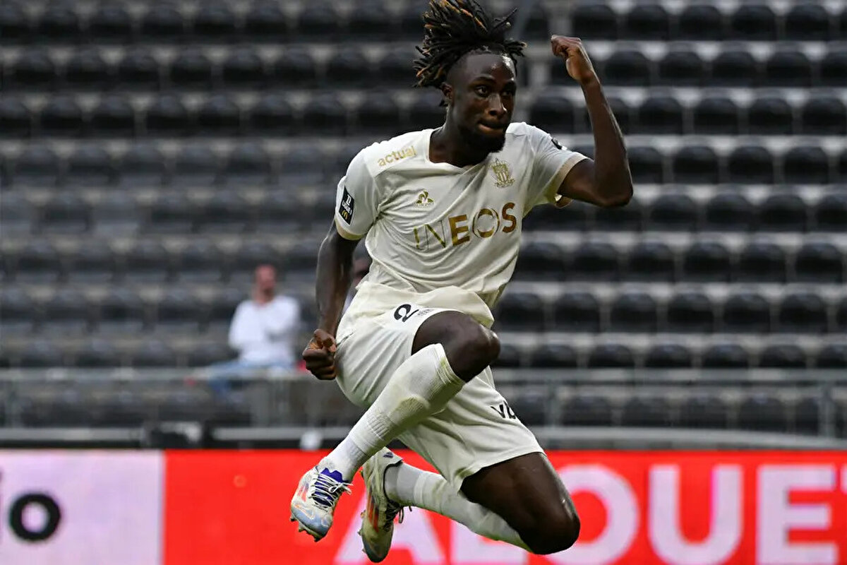 Piyasa değeri 25 milyon euro olarak gösterilen Guessand, geride bıraktığımız sezon Nice formasıyla 42 maça çıktı. Fildişi Sahilli futbolcu bu karşılaşmalarda 13 gol ve 10 asistlik skor katkısı verdi.<br>