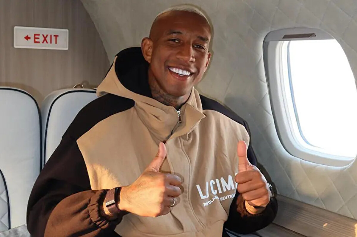 Fenerbahçe daha önce Suudi Arabistan'dan yaptığı Allan Saint-Maximin ve Anderson Talisca transferlerinde de evrak sorunu yaşamış ve transferi geç açıklamak durumunda kalmıştı.<br>