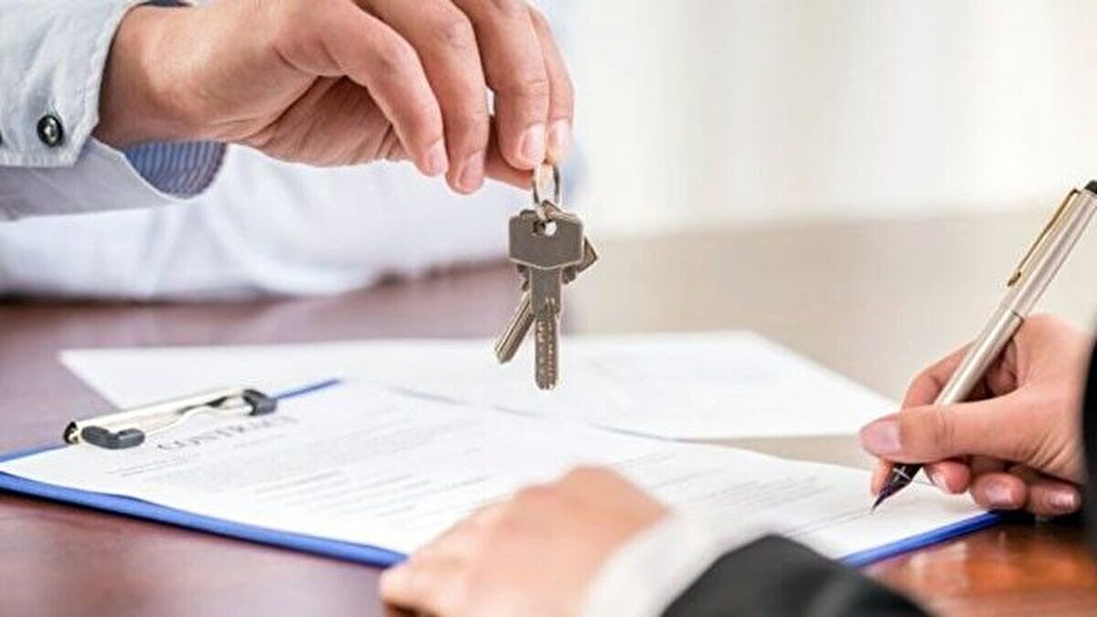 Örnek hesaplama:<br><br>Mevcut kira: 10.000 TL<br><br>Kira artış oranı: %43,23<br><br>Artış tutarı: 10.000 x 43,23  100 = 4.323 TL<br><br>Yeni kira bedeli: 10.000 + 4.323 = 14.323 TL<br><br>Bu yöntemle hem konut kiraları hem de iş yeri kiraları yeniden belirleniyor. Ancak iş yeri kiralarında sözleşmede farklı bir oran yer alıyorsa ve bu oran TÜFE’yi aşmıyorsa, sözleşmedeki oran geçerli olabiliyor.