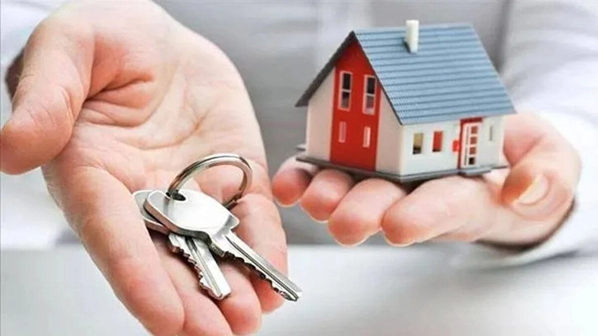 Ev sahibi TÜFE oranından fazla zam yapabilir mi?<br><br>Hayır. Ev sahipleri, TÜFE'nin 12 aylık ortalamasının üzerinde kira zammı yapamaz. Sözleşmede farklı bir oran yazsa bile, bu oran yalnızca TÜFE sınırının altında kalmak şartıyla geçerlidir. Üst sınır olan %43,23 oranı aşılırsa, kiracı bu durumu yasal yollardan iptal ettirme hakkına sahiptir.