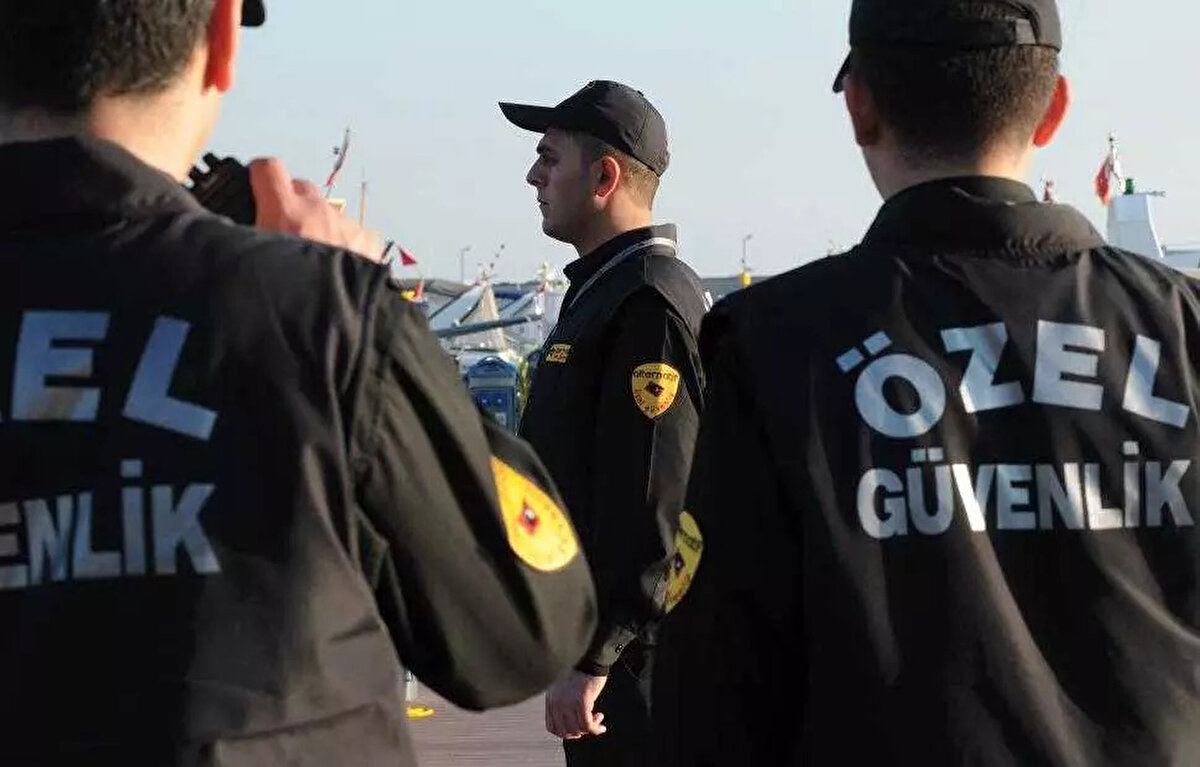 Silahlı görev almak isteyen adayların, yazılı sınavın her iki bölümünden ve uygulamalı sınavdan en az 60 puan almaları gerekiyor. Genel başarı puanı ise; yazılı sınavın birinci kısmının yüzde 50'si, ikinci kısmının yüzde 25'i ve uygulamalı sınavın yüzde 25'i esas alınarak hesaplanacak.