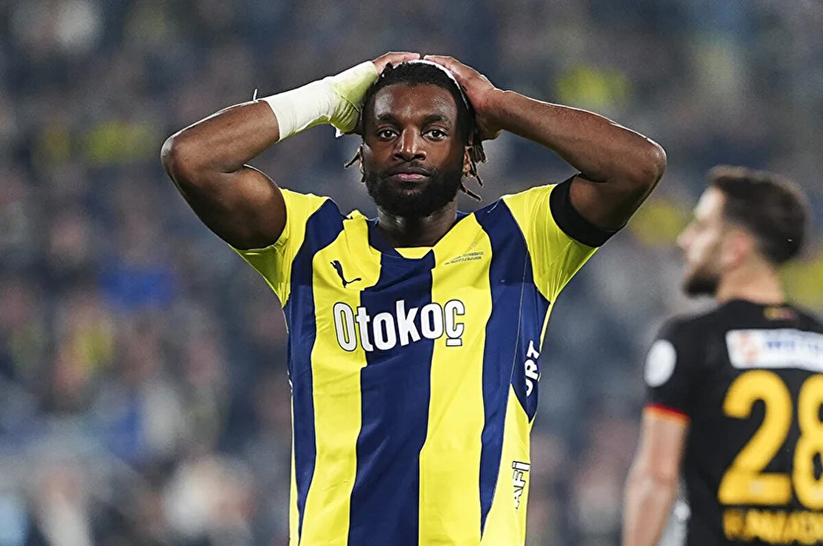 Fenerbaçe'nin geçen sezon Al Ahli'den kiraladığı Allan Saint-Maximin'in sözleşmesi sona erdi ve oyuncu kulüğbüne döndü. 28 yaşındaki futbolcu, futbol yayınları yapan Zack Nani'ye konuk oldu ve sarı lacivertlilerde yaşadıkları hakkında açıklamalarda bulundu. Maximin, yayındaki doping sözlerine X hesabından açıklık getirdi.<br>