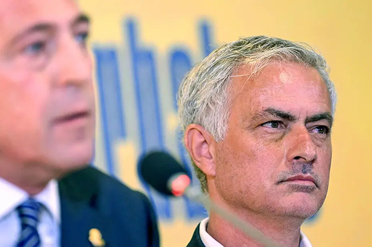 “Mourinho, şampiyon olmak için her şeyini verdi. Ama ne yazık ki, etrafında çok karmaşık olan birçok şey var. Fenerbahçe’nin şampiyon olamamasının nedeni, futbol dışı etkenlerle kulübün çevresinin kuşatılmış olmasıydı."