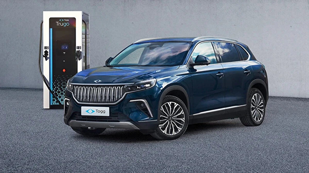 Elektrikli araçlara yönelik teşviklerin, özellikle de düşük ÖTV oranlarının, bugüne kadar fiyatları makul seviyelerde tuttuğu biliniyor. Ancak TOGG’un sessiz uyarısı, bu avantajın sona ereceğine dair güçlü bir işaret olabilir. Sektör kulislerinde dolaşan iddialar ise T10X’in %40’lık ÖTV dilimine geçebileceği yönünde.