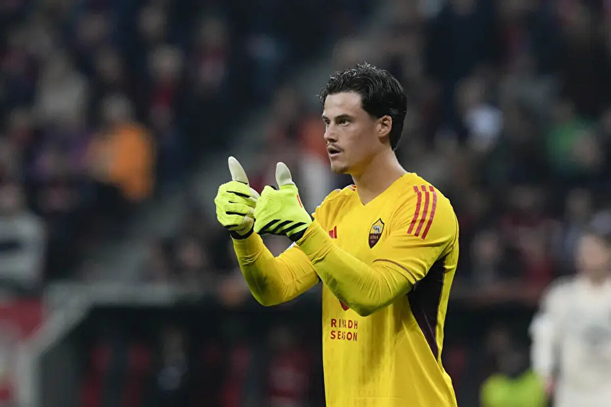 Galatasaray'ın Roma'yla resmi görüşmelere başlayabileceği, transferin şu an için başlangıç aşamasında olduğuna dikkat çekildi.<br>