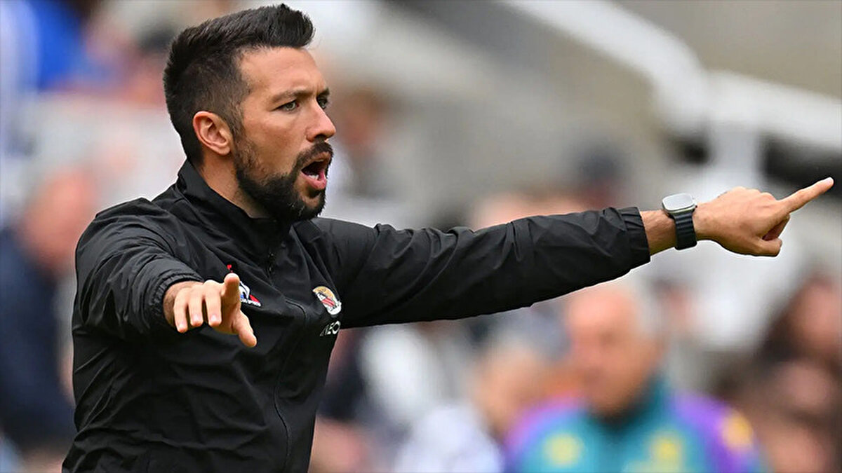 İlk teknik direktörlük deneyimini Türkiye'de yaşayan Farioli, Fatih Karagümrük ve Alanyaspor'u çalıştırdı. İtalyan antrenör, Ajax'tan önce Nice'te görev yapıyordu.<br>