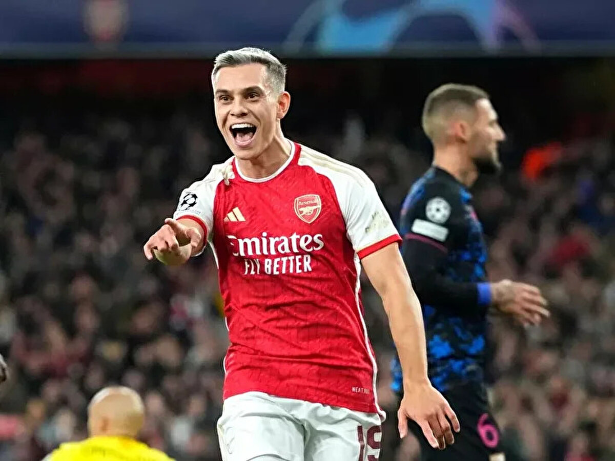 Öte yandan tecrübeli oyuncunun, Fenerbahçe'ye gitmesini istemeyen menajeriyle yollarını ayırdığı belirtildi.<br>