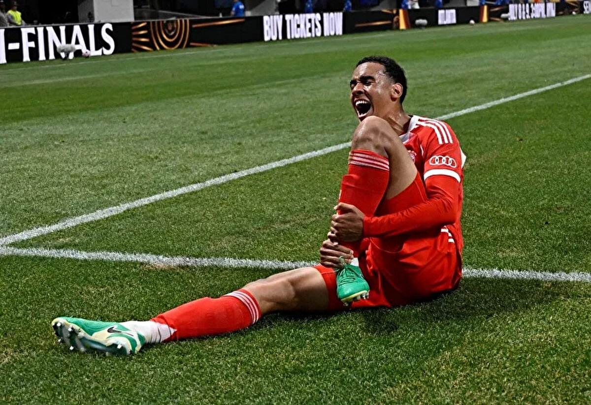 Bayern Münih kalecisi Manuel Neuer, maçtan sonra Donnarumma'yı eleştirerek, "Onun bunu bilerek yaptığını düşünmüyorum ama dikkat de etmedi" ifadesini kullanmıştı.<br>