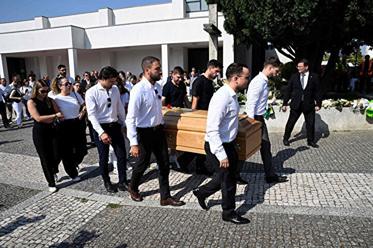 Haberde yıldız futbolcunun, Jota'nın ailesini arayarak taziyede bulunduğu ve cenazede ilgiyi üzerine çekerek hüzünlü atmosfere zarar vermek istemediği için katılmadığı ifade edildi.<br>