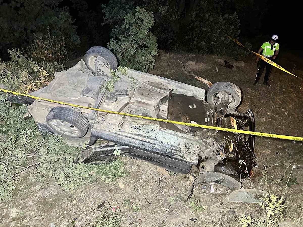 Olay yerinde yapılan incelemelerin ardından Sağcan’ın cenazesi Banaz Devlet Hastanesi morguna kaldırıldı.