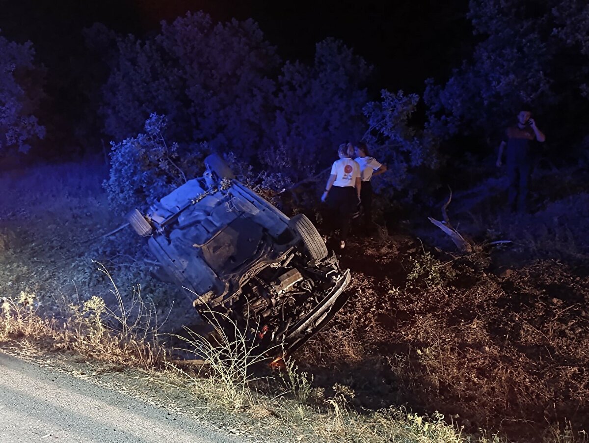 Edinilen bilgilere göre, K.T (36) idaresindeki 20 AAH 208 plakalı otomobil sürücüsünün direksiyon hakimiyetini kaybetmesi sonucu şarampole devrildi.