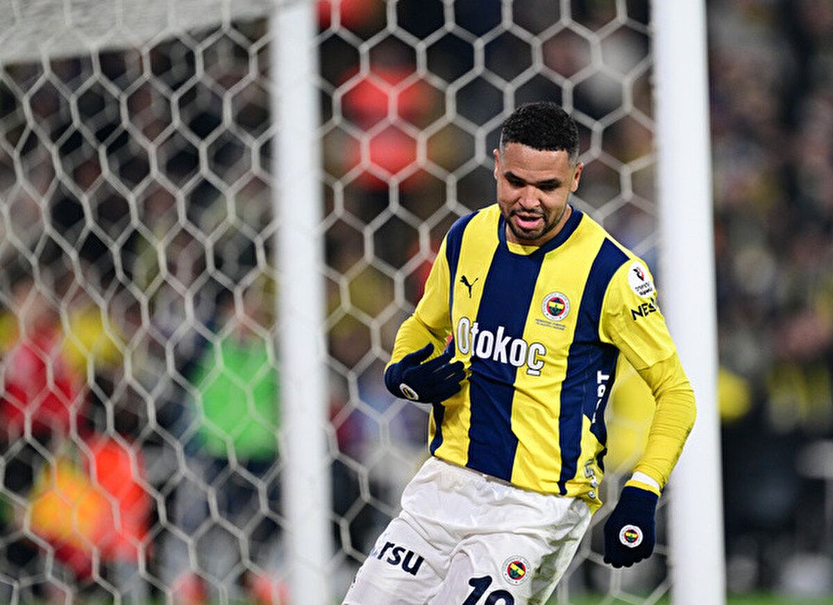 En-Nesyri, 2geçtiğimiz sezon 52 maçta forma giydi. Bu maçların 35’ine 11’de başlayan 28 yaşındaki futbolcu, 30 gole imza attı. 5 kez asist yapan Youssef En-Nesyri, takımın en golcü oyuncusu olarak ön plana çıktı.<br><br>