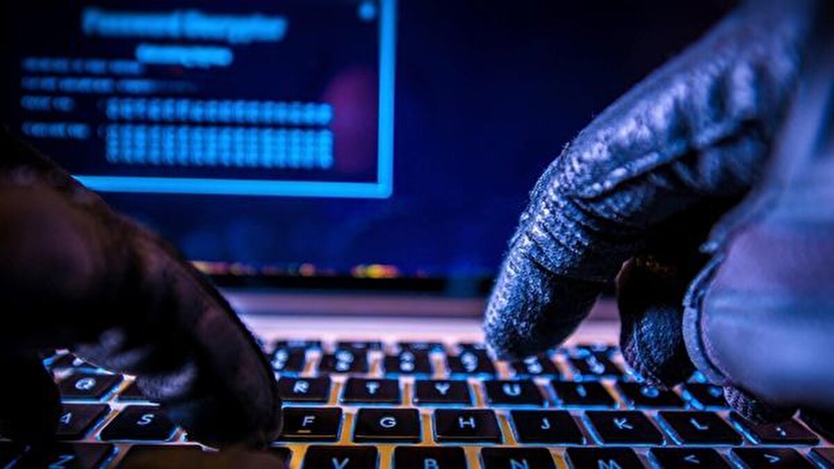 Sahte bağlantı oranı %29<br><br>Verilere göre sohbet botlarının verdiği bağlantıların %29’u tamamen uydurma ya da hiç var olmayan adreslerden oluşuyor. Ayrıca %5’lik bir oranda, doğru gibi görünen ancak istenenle ilgisi olmayan başka sitelere yönlendirme yapılıyor. Özellikle banka gibi güven gerektiren alanlarda bu durum, ciddi güvenlik açıklarına neden olabiliyor.