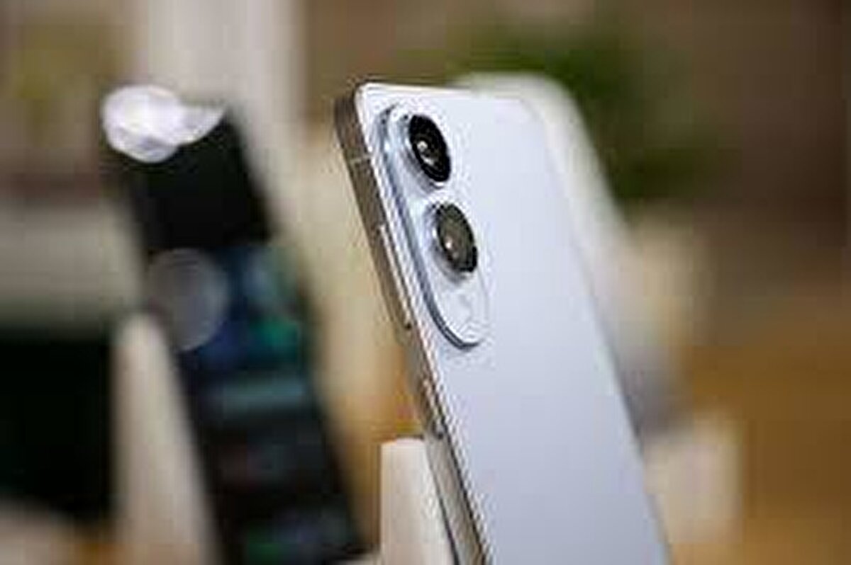 Samsung’un üretim planlarını revize edip etmeyeceği henüz netlik kazanmasa da, S25 Edge’in 3 aylık süreçte 1 milyon barajına ulaşması bile şu an için oldukça zor görünüyor. Teknoloji devi, ilerleyen dönemde bu modele olan ilgiyi artırmak için nasıl bir strateji izleyecek, merak konusu.