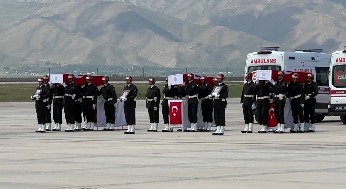 Yapılan duanın ardından Şehit İsth. Üsteğmen Ege Akar’ın naaşı İzmir’e, Şehit Müht. Astsubay Kıdemli Çavuş Abdurrahman Akdoğan’ın naaşı Malatya’ya, Şehit Piyade Sözleşmeli Er Özkan Özkanlı’nın naaşı Aksaray’a, Şehit Piyade Sözleşmeli Er Mahsun Yeşildemir’in naaşı Bitlis’e, Şehit Piyade Sözleşmeli Er Ahmet Kuşak’ın naaşı Balıkesir’e, Şehit Piyade Sözleşmeli Er Ahmet Güntekin’in naaşı İstanbul’a uğurlandı.