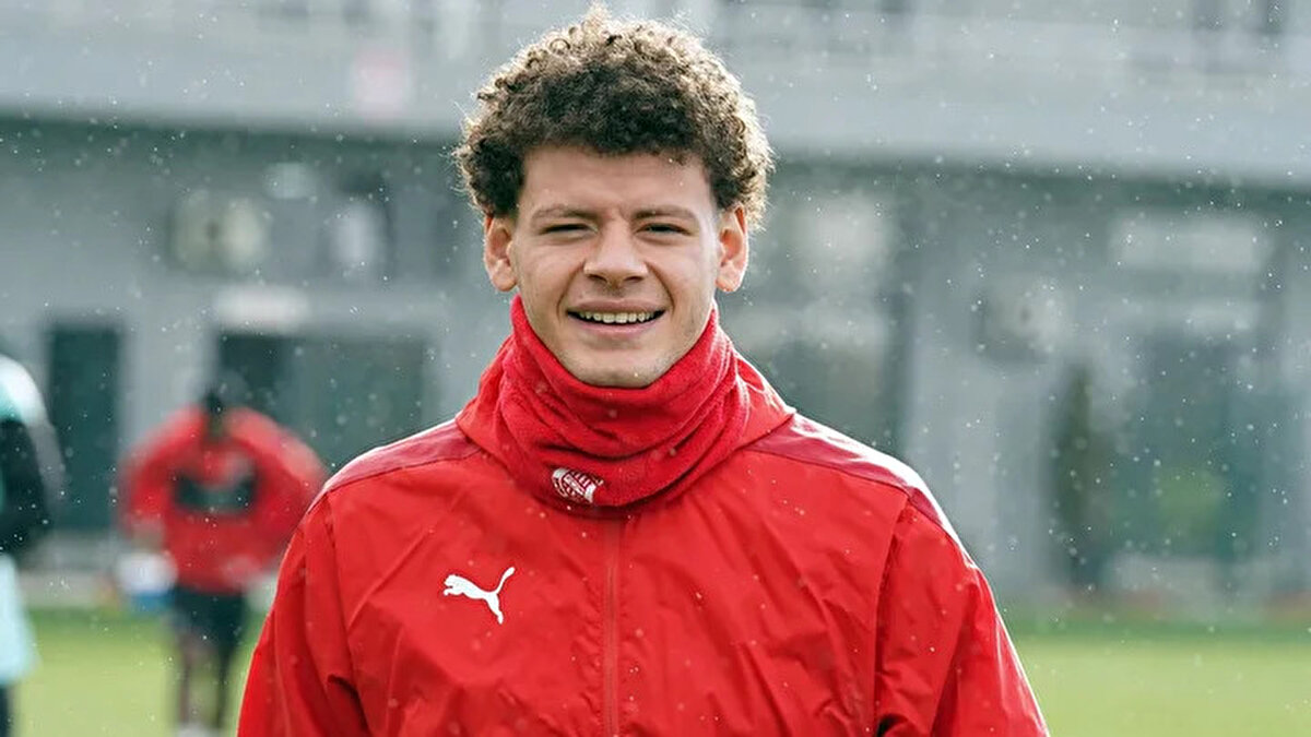 Fenerbahçe'nin Erencan'ı transfer etmesi ve Cenk Tosun ile yollarını ayırması bekleniyor.<br>